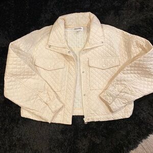 Vigoss cropped and quilted light weight jacket